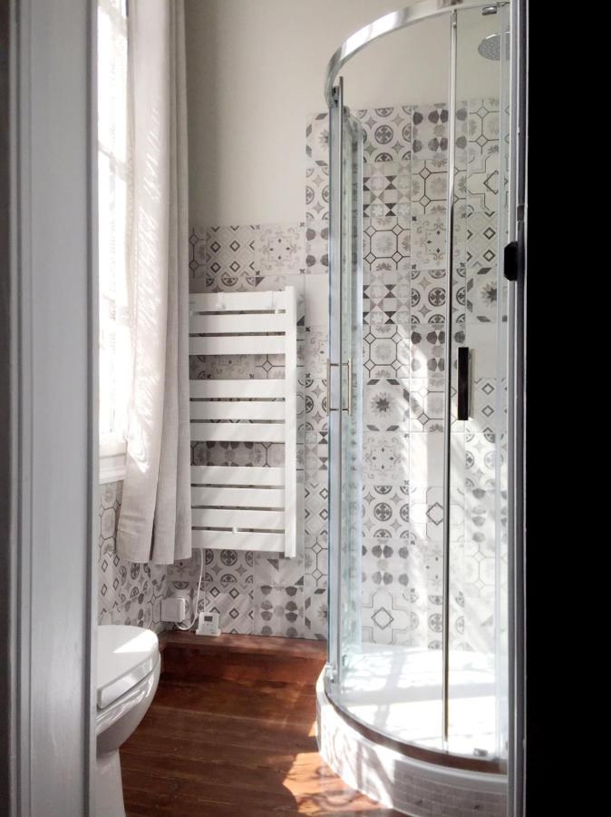 Quai Des Fleurs Bed & Breakfast Saint-Savinien Екстериор снимка