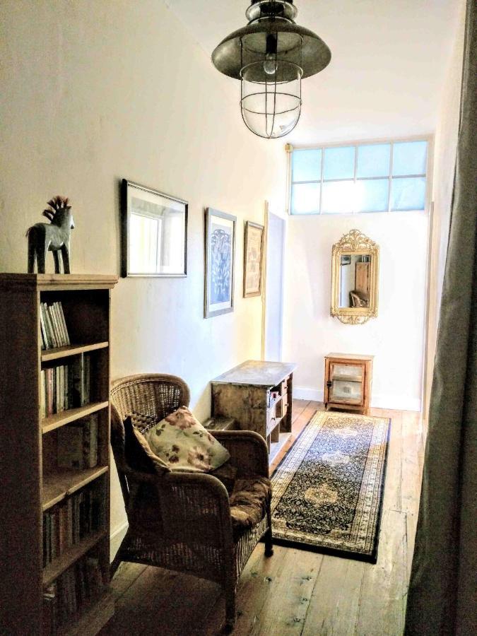 Quai Des Fleurs Bed & Breakfast Saint-Savinien Екстериор снимка