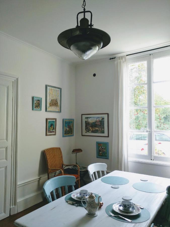 Quai Des Fleurs Bed & Breakfast Saint-Savinien Екстериор снимка