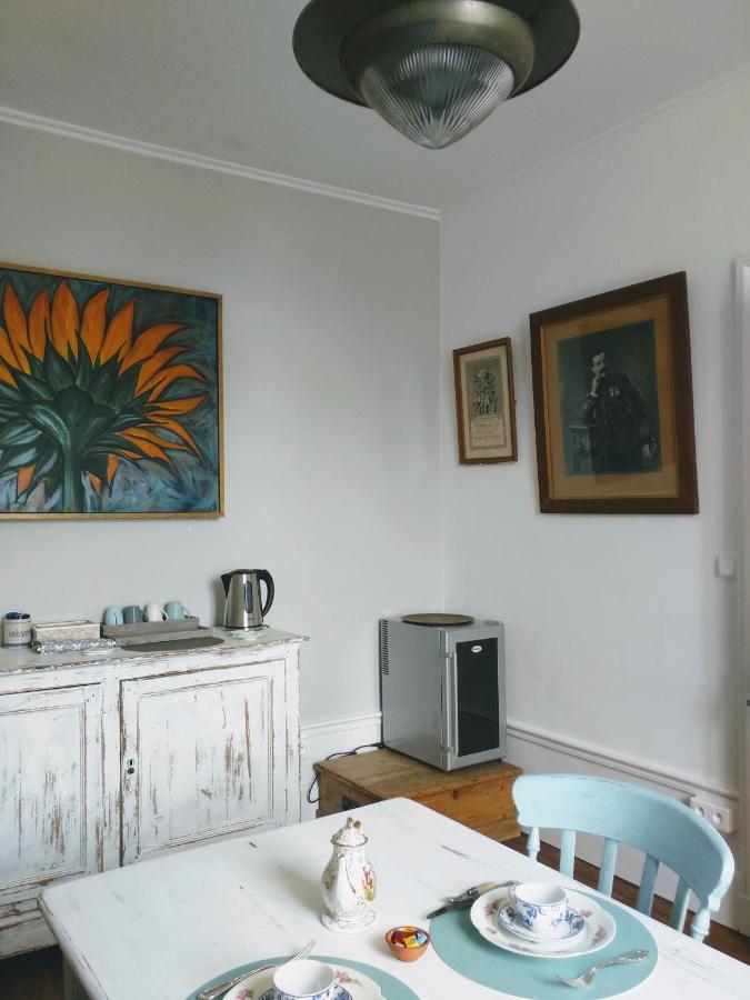 Quai Des Fleurs Bed & Breakfast Saint-Savinien Екстериор снимка